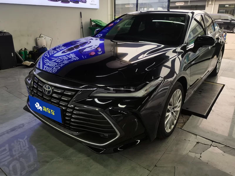 Toyota Avalon 2023 car image #2