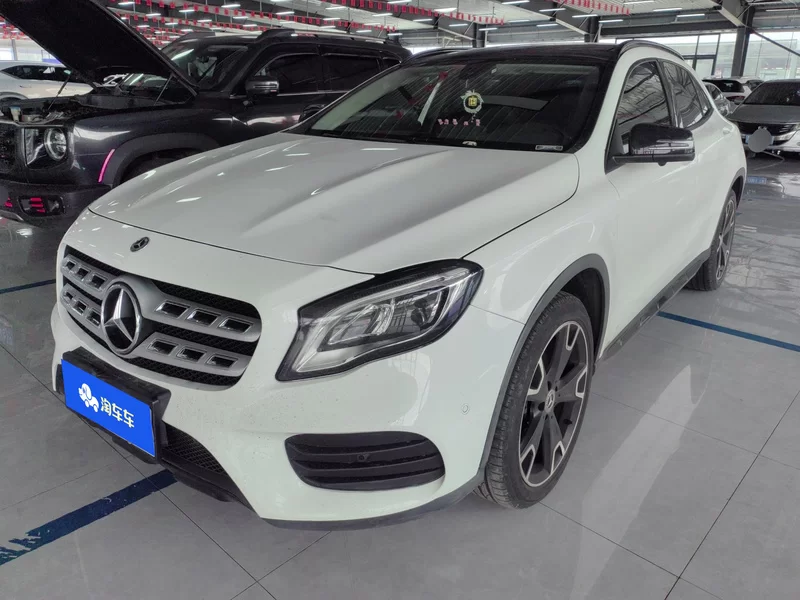 Mercedes-Benz GLA Class 2018 car image #2