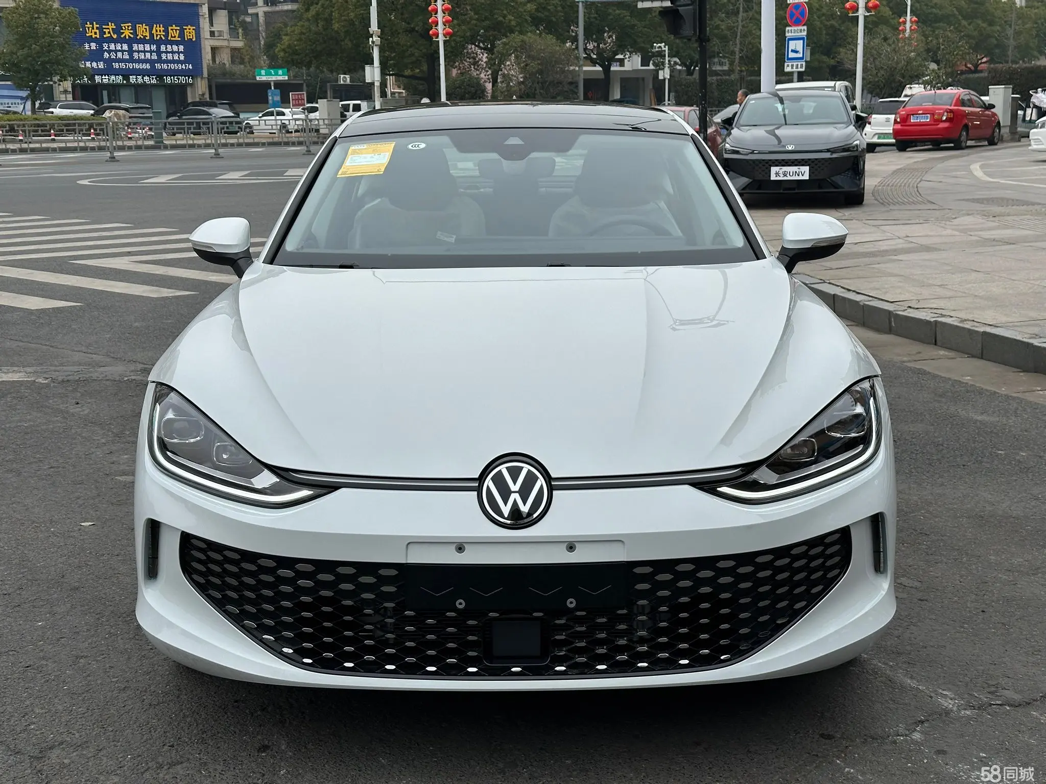 Volkswagen Lamando 2025 car image #2