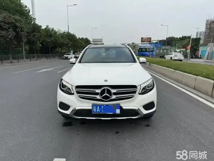 Mercedes-Benz GLC Class 2018 car image #2
