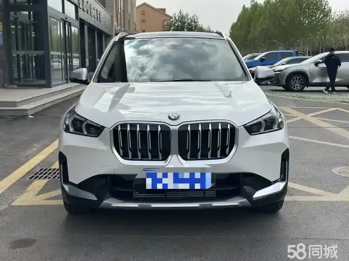 BMW X1 2023 car image #2