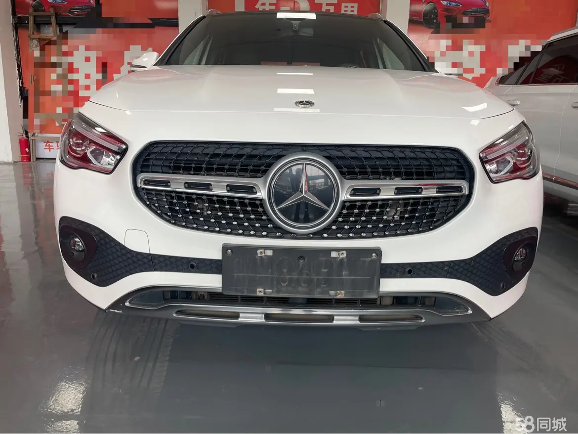 Mercedes-Benz GLA Class 2020 car image #2