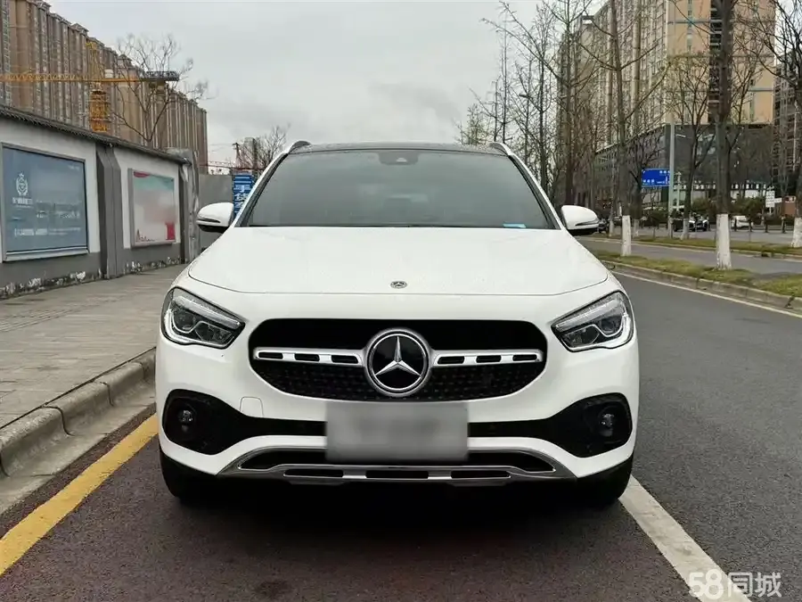 Mercedes-Benz GLA Class 2022 car image #2
