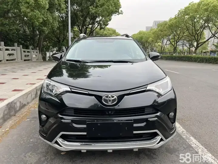 Toyota RAV4 2017 #2 Toyota RAV4 2017 car image #2