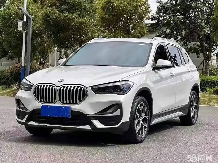 BMW i5 M60 2022 car image #2