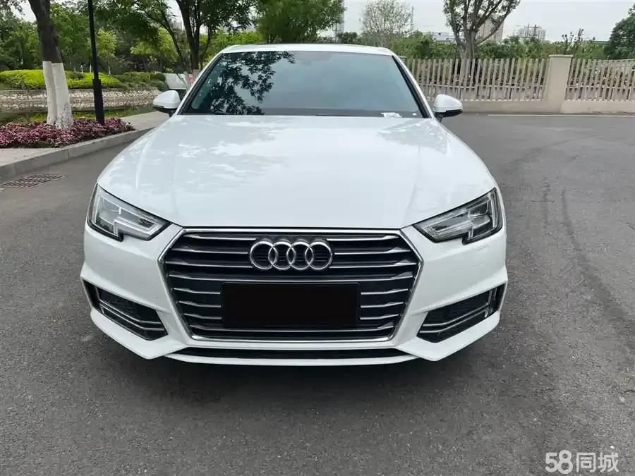 Audi A4L 2018 car image #2