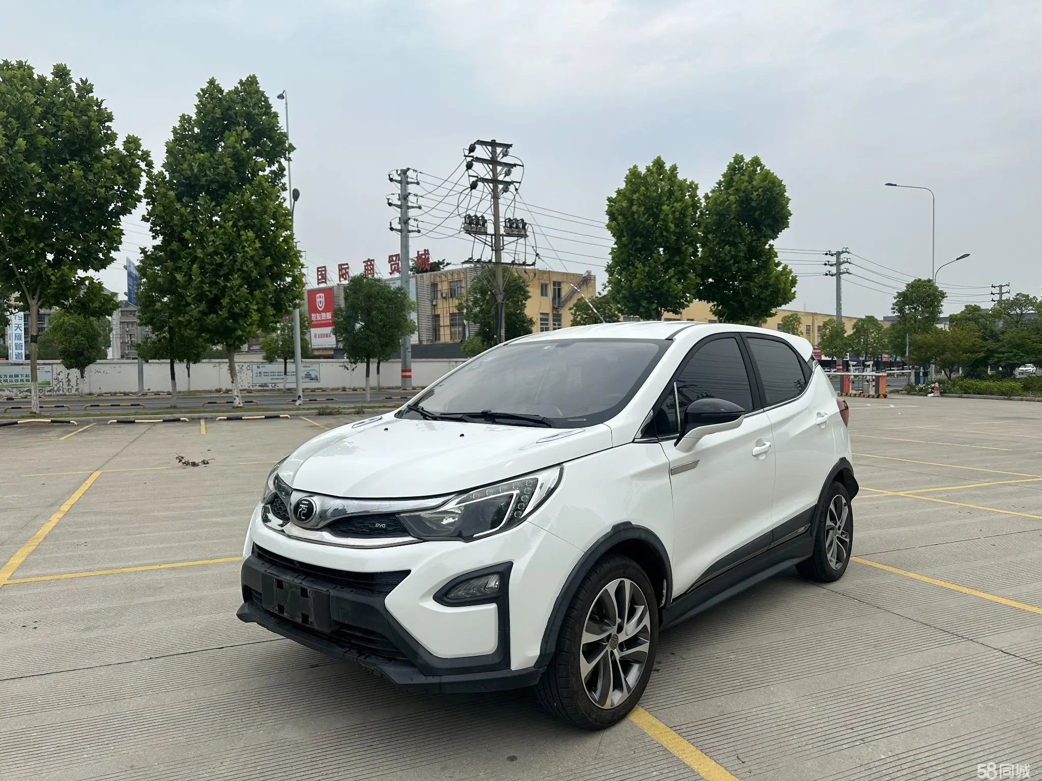 BYD Yuan 2018 صورة سيارة #2