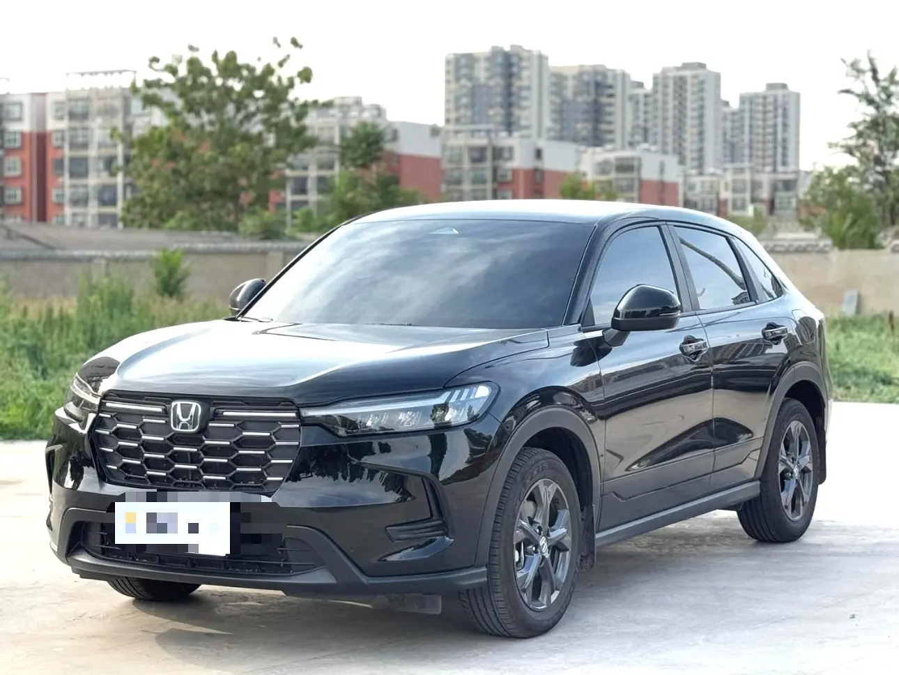 Honda HR-V 2024 car image #2