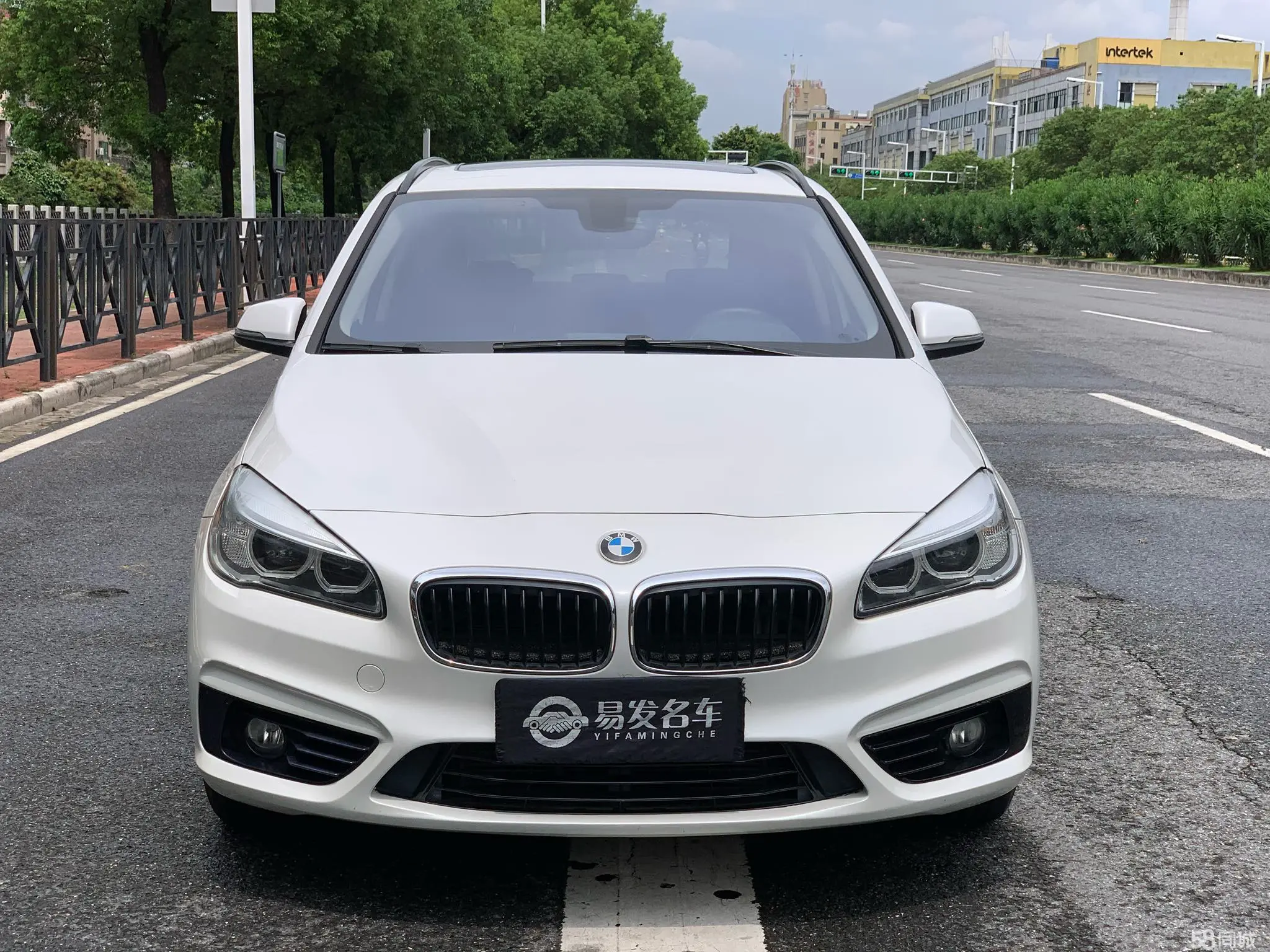 BMW 2 Series Gran Tourer 2017 car image #2