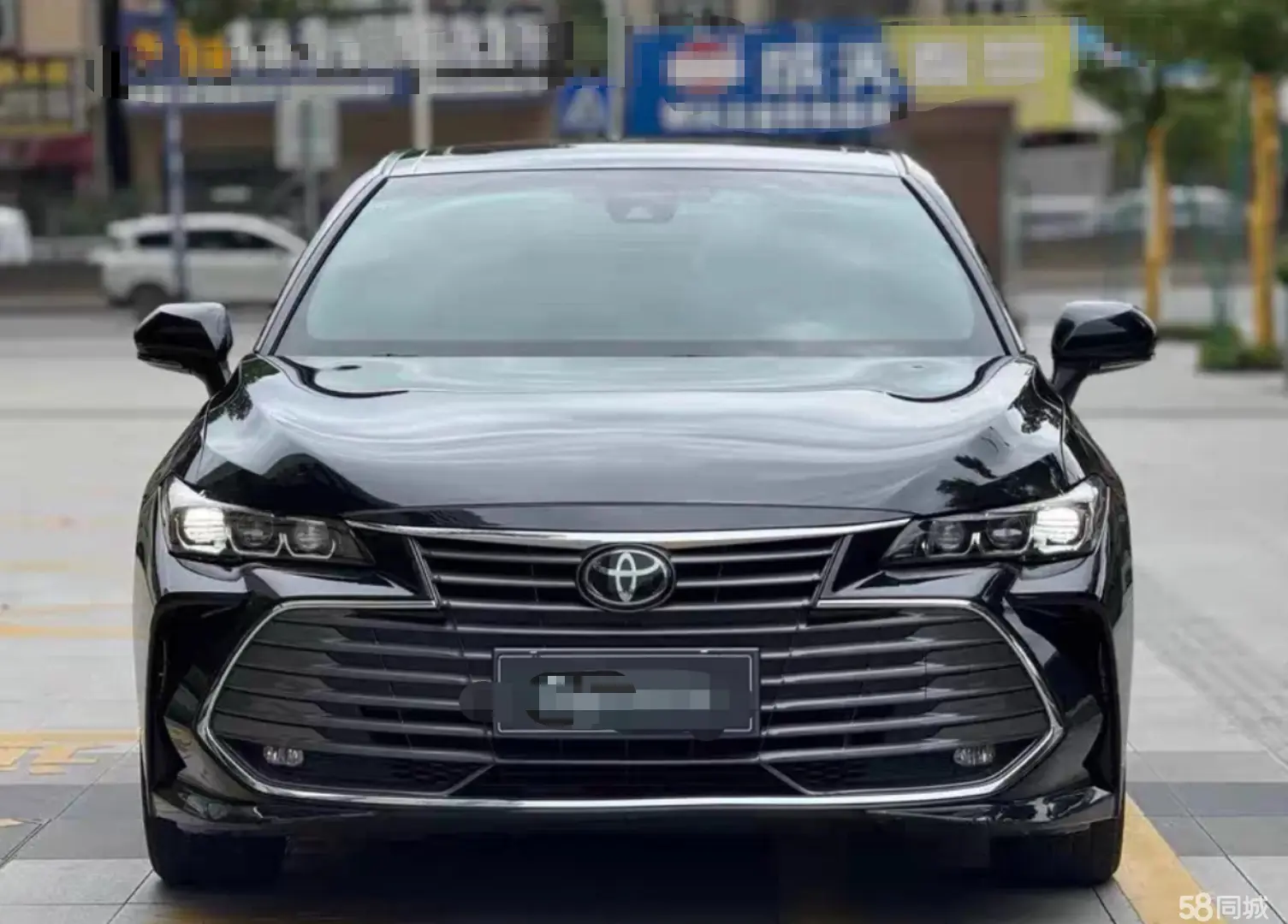 Toyota Avalon 2020 car image #2