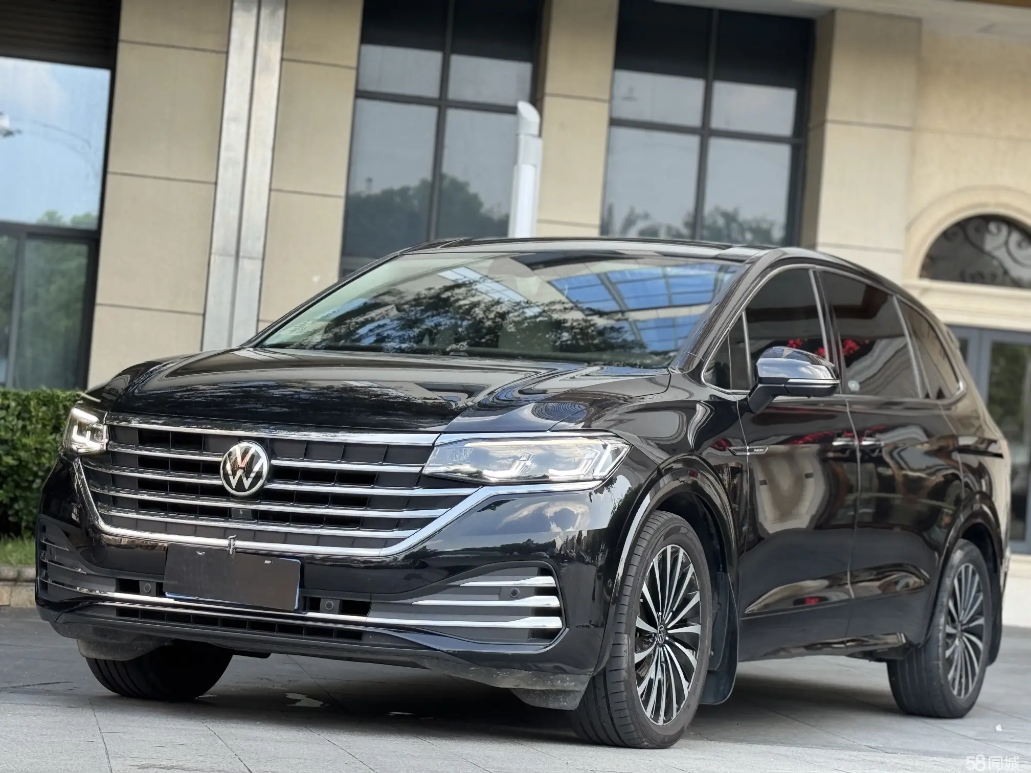 Volkswagen Viloran 2023 car image #2