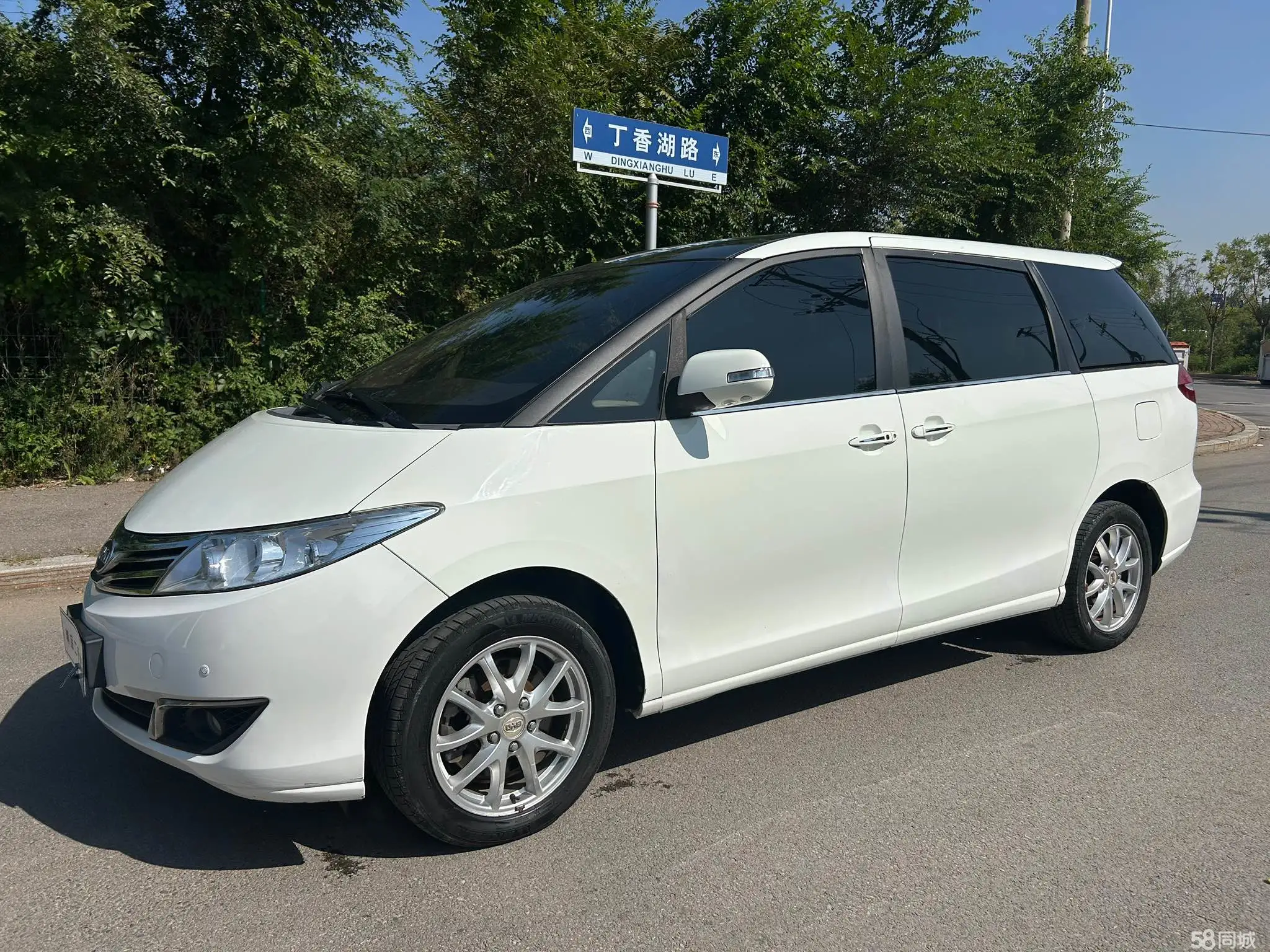 BYD M6 2014 car image #2