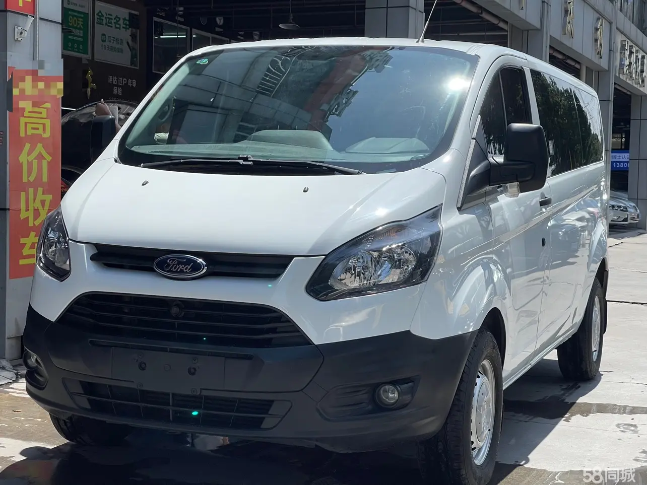 Ford Transit 2022 car image #2