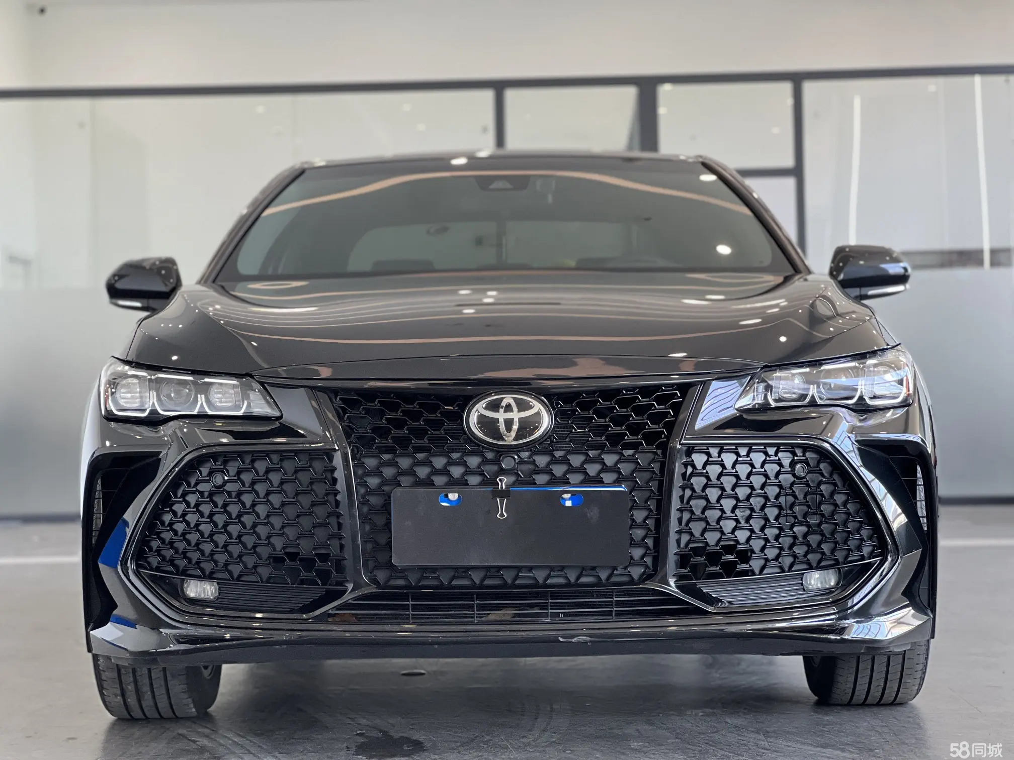 Toyota Avalon 2022 car image #2