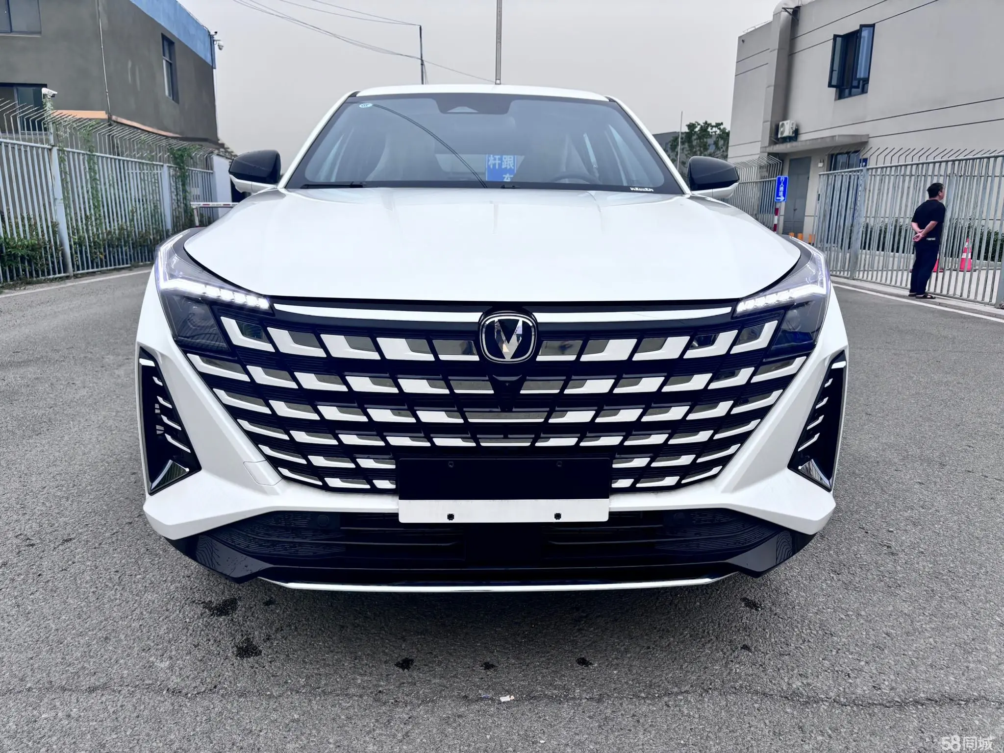 Changan UNI-Z 2025 car image #2