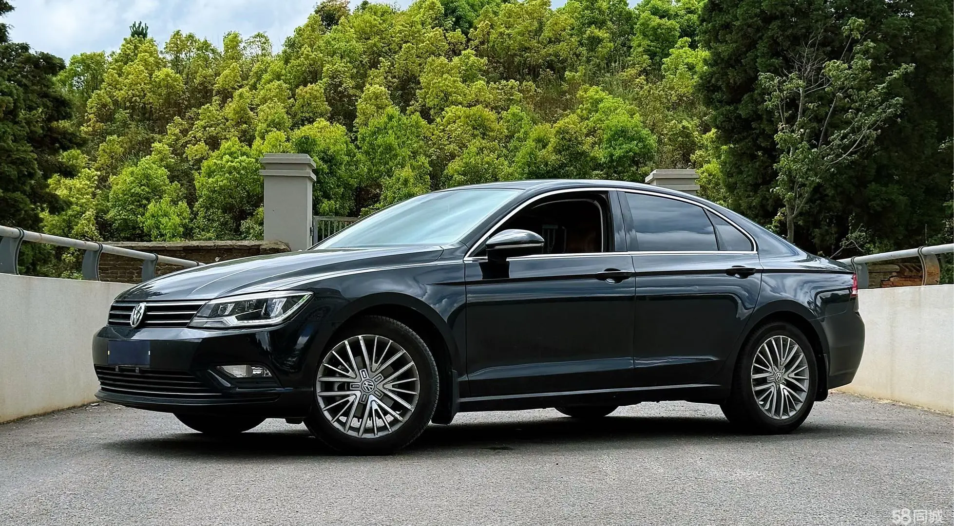 Volkswagen Lamando 2015 immagine di auto #2