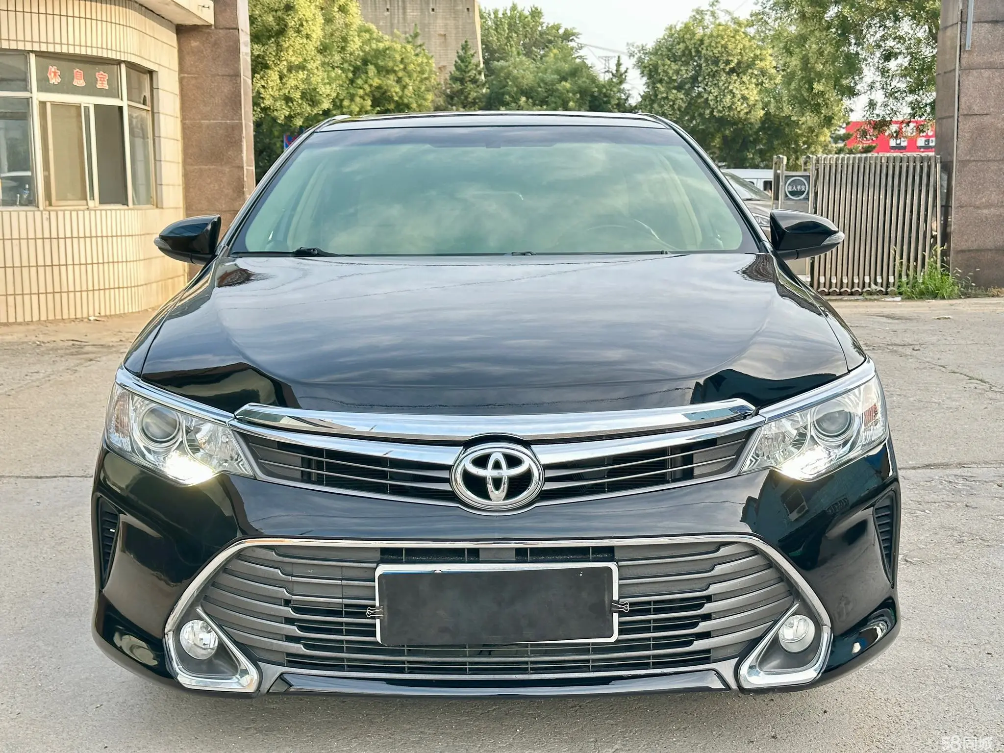 Toyota Camry 2016 car image #2