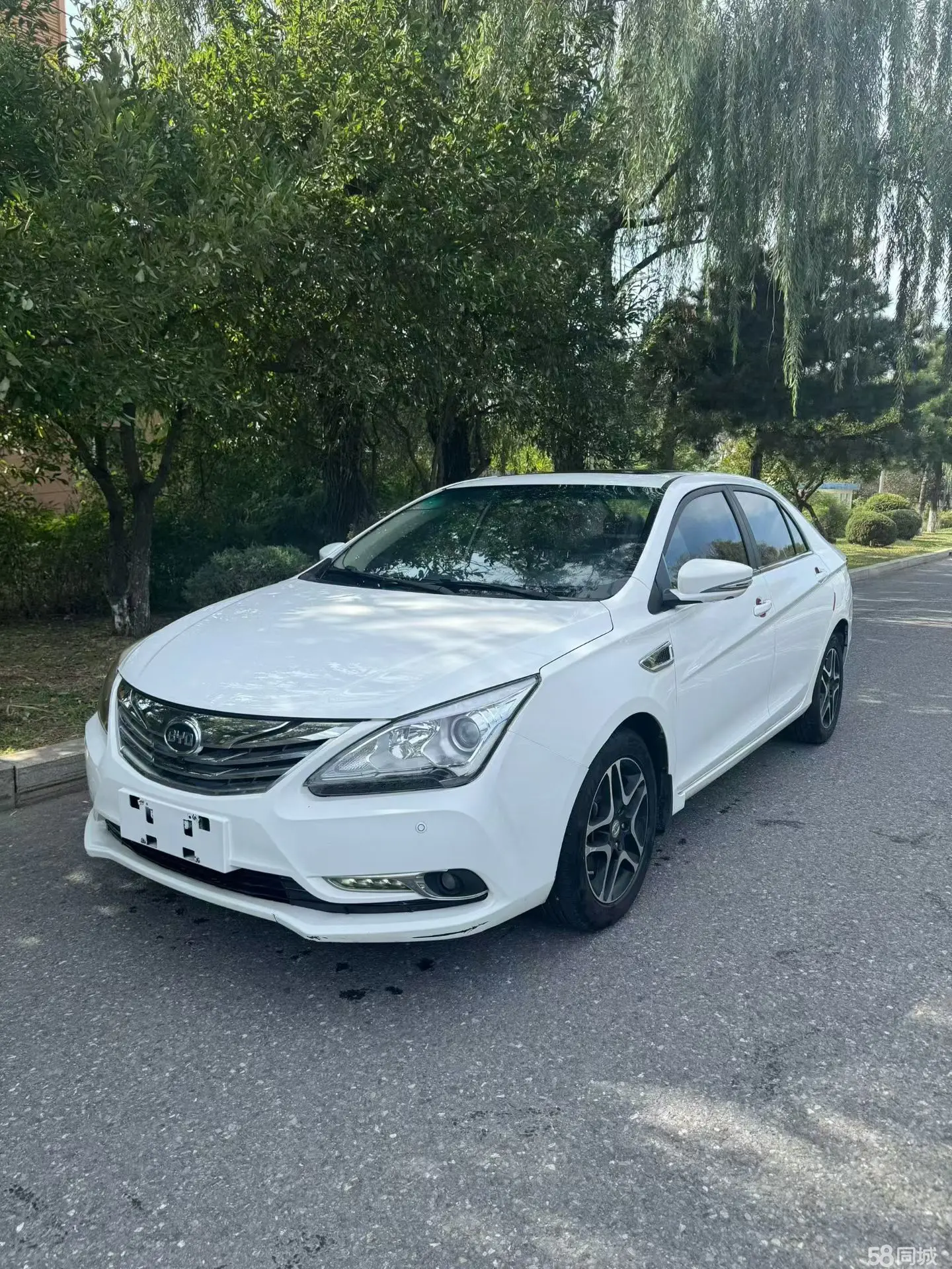 BYD G5 2015 #2 BYD G5 2015 car image #2