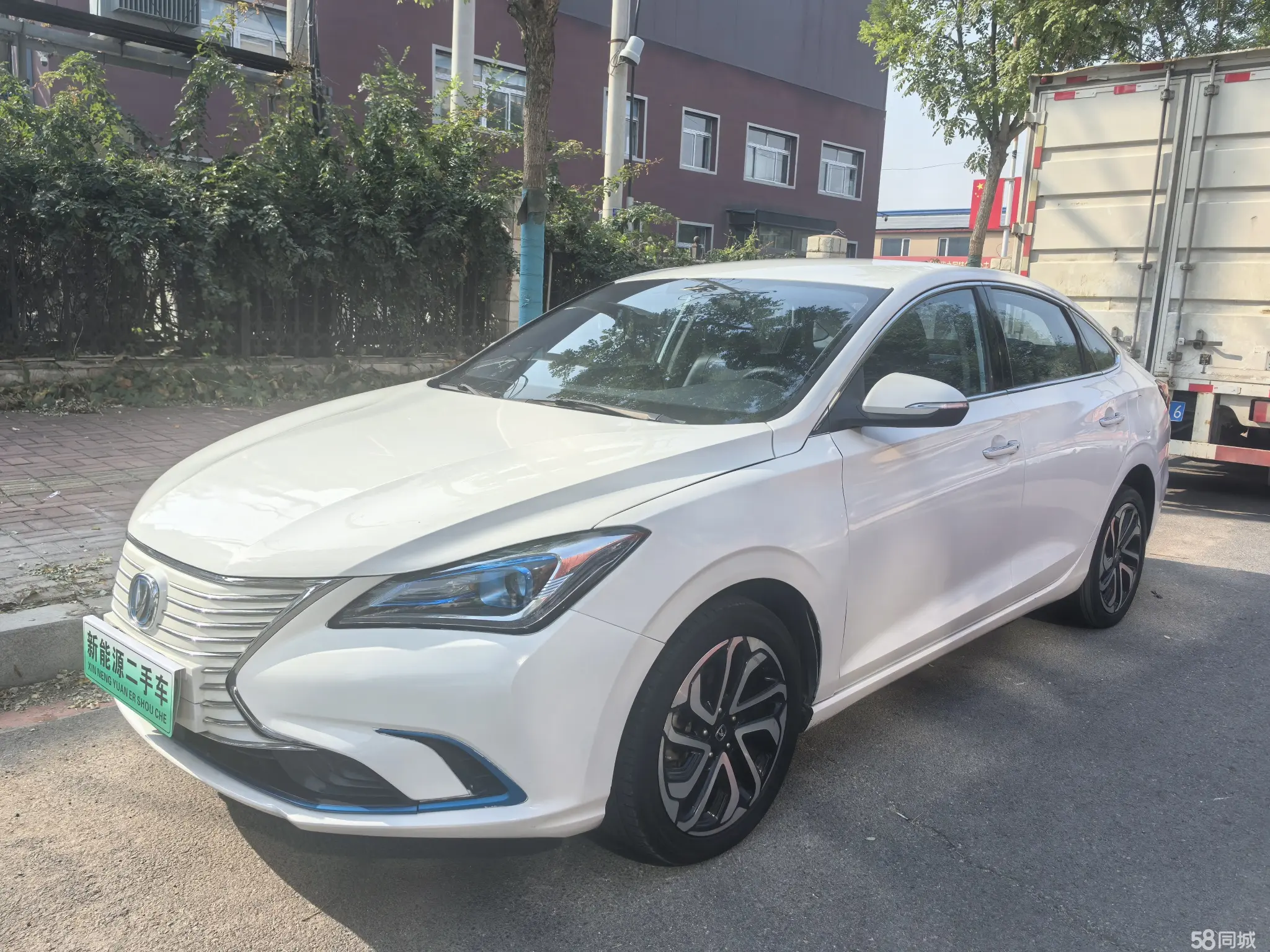 Changan Eado EV 2019 car image #2