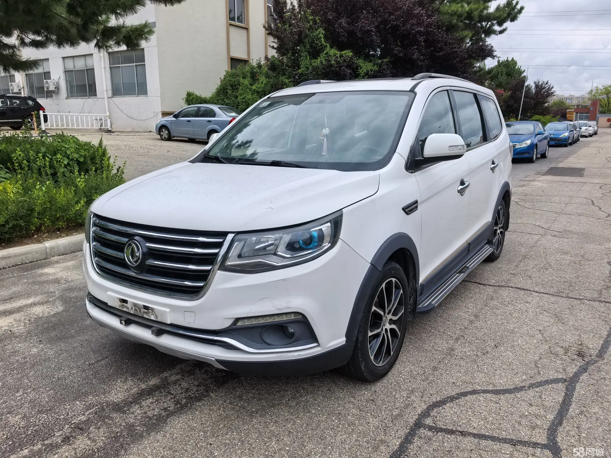 Forthing SX6 2016 car image #2