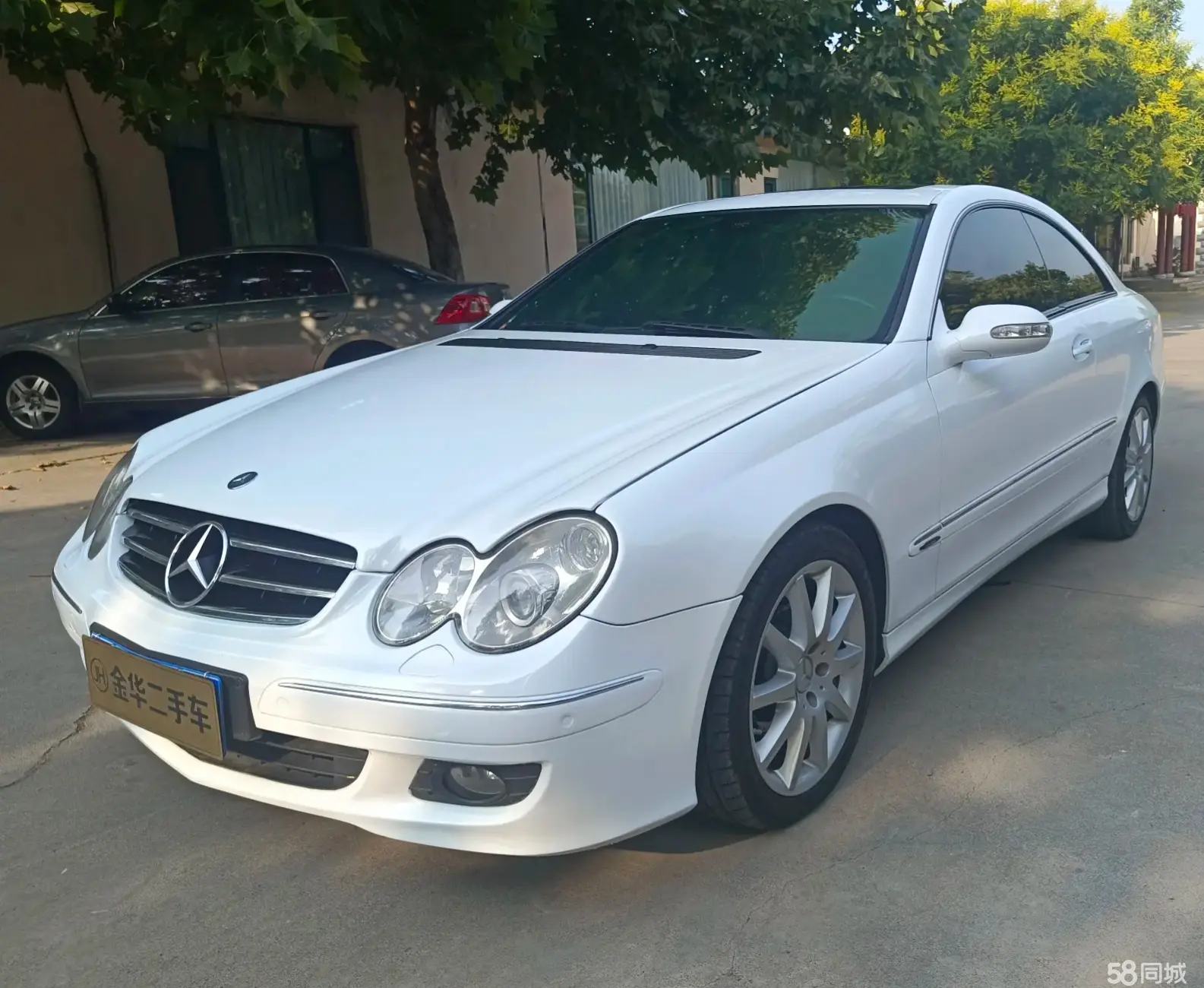 Mercedes-Benz CLK Class 2008 car image #2