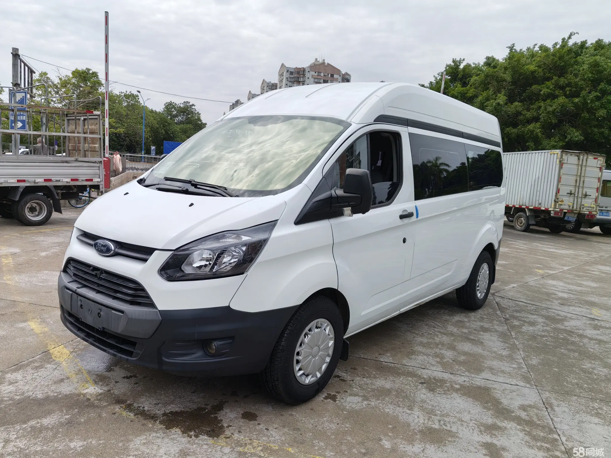 Ford Transit 2020 car image #2