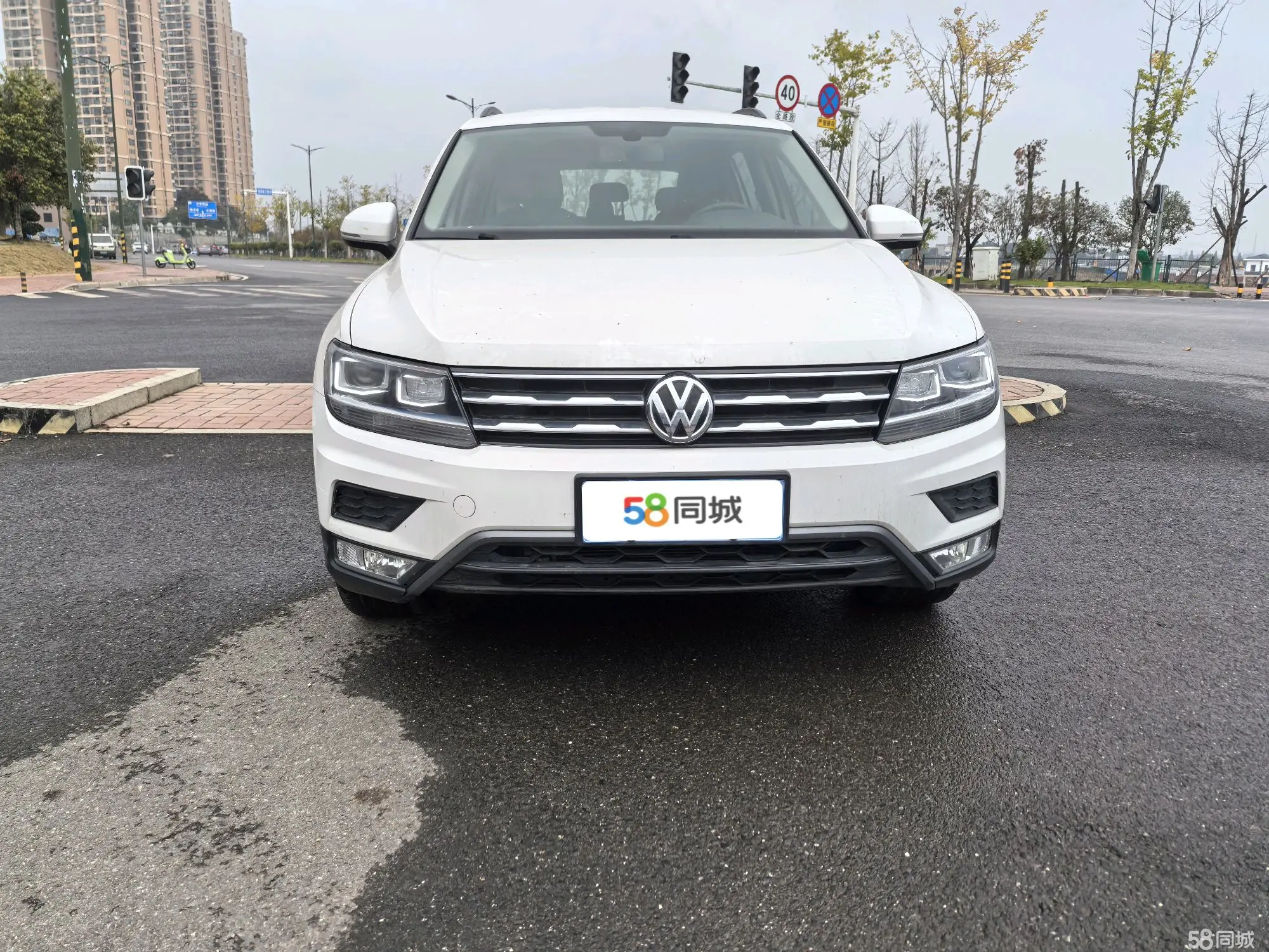 Volkswagen Tiguan L 2020 immagine di auto #2