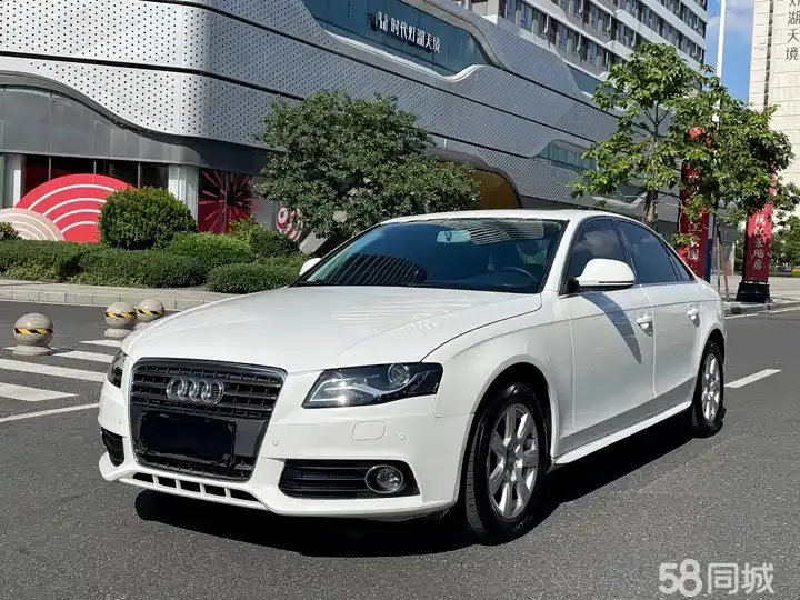 Audi A4 2010 car image #2