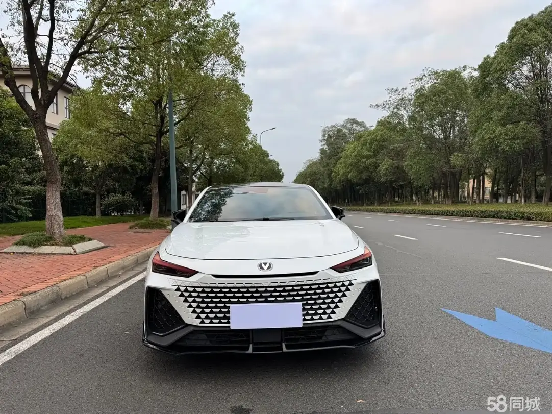 Changan UNI-V 2023 صورة سيارة #2