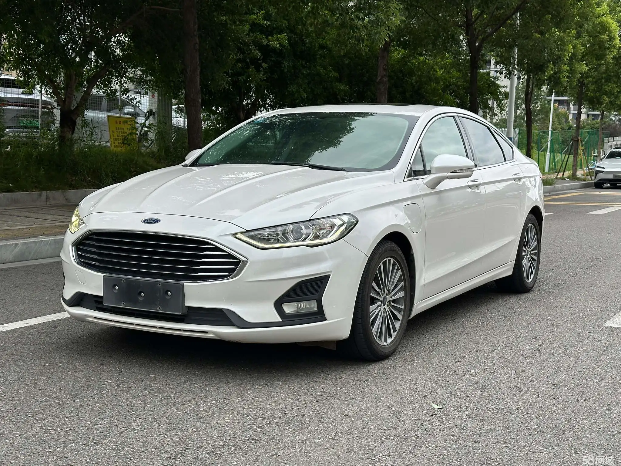 Ford Mondeo New Energy 2020 car image #2