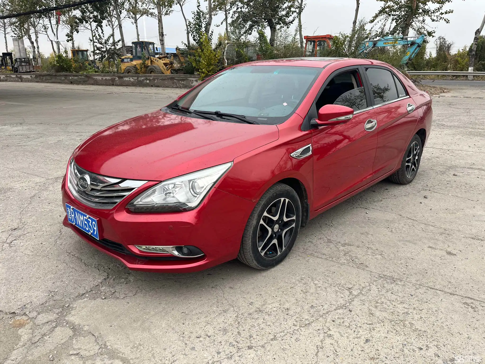 BYD G5 2014 #2 BYD G5 2014 car image #2