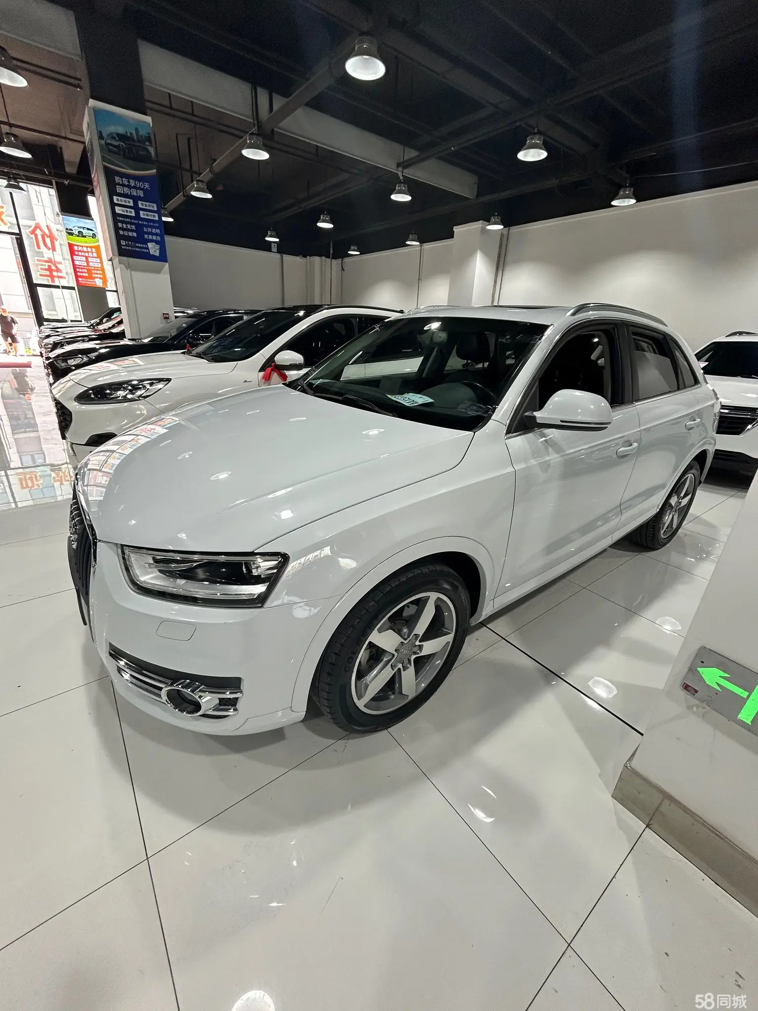 Audi Q3 2016 car image #2