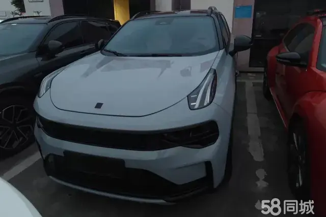 Lynk & Co 01 EM-P 2022 car image #2