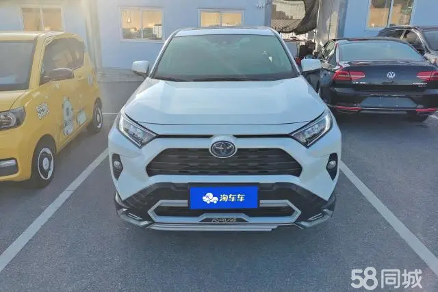 Toyota RAV4 2021 car image #2