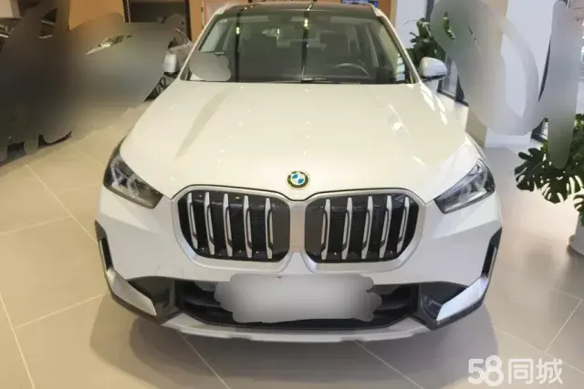BMW X1 2024 car image #2