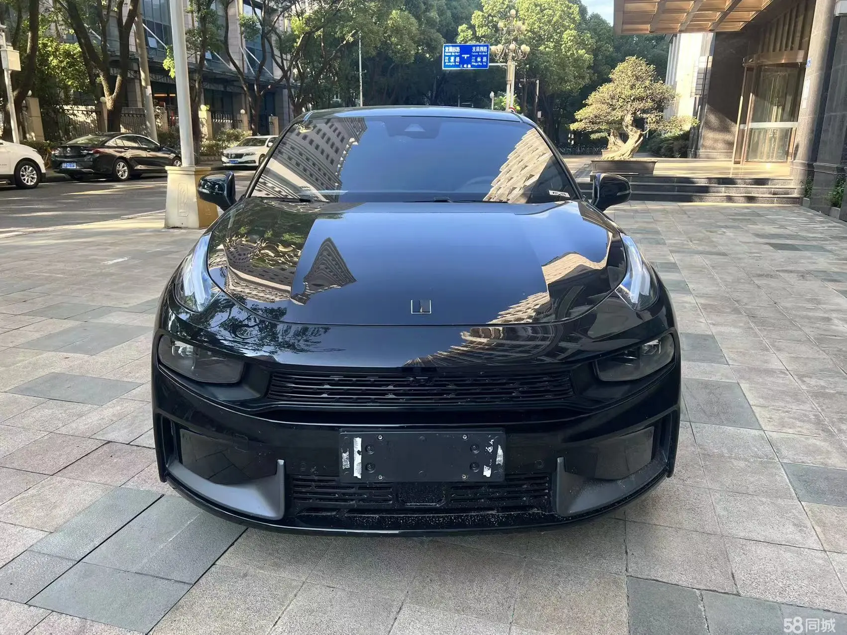 Lynk & Co 03 2019 car image #2