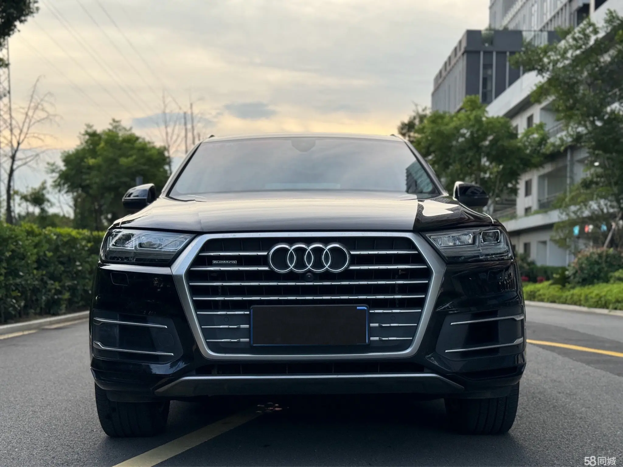 Audi Q7 2018 car image #2