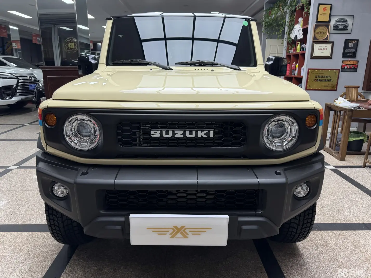 Suzuki 2010 car image #2