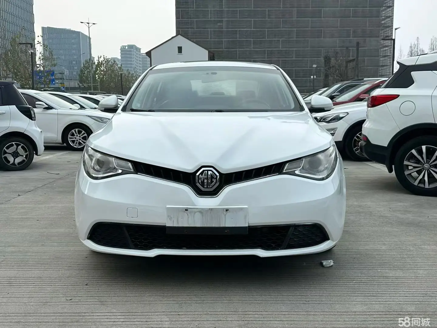 MG GT 2016 car image #2