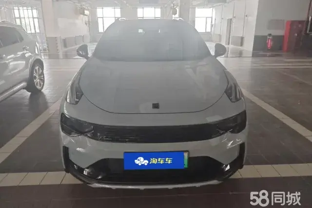 Lynk & Co 01 EM-P 2022 car image #2