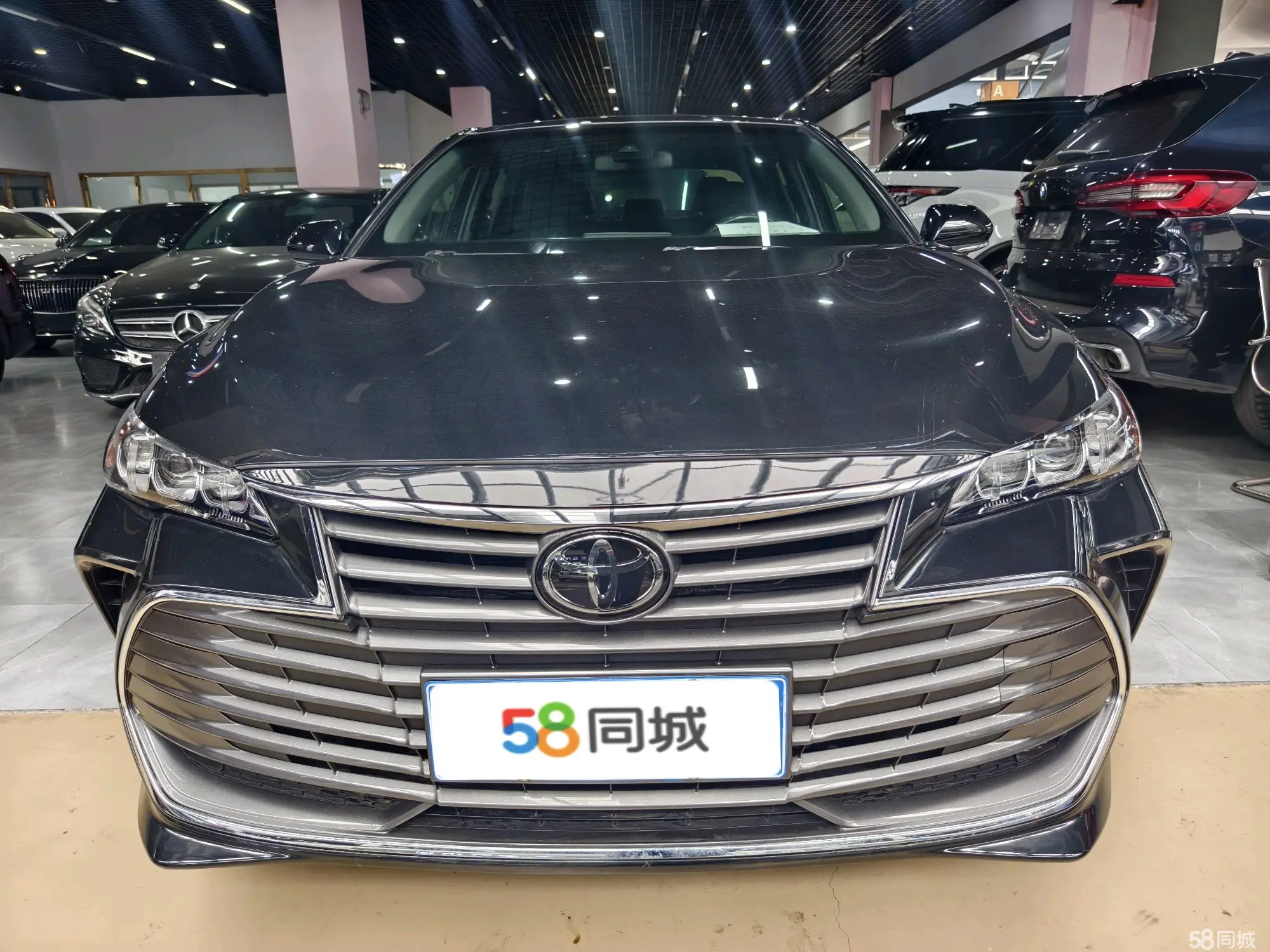 Toyota Avalon 2020 car image #2