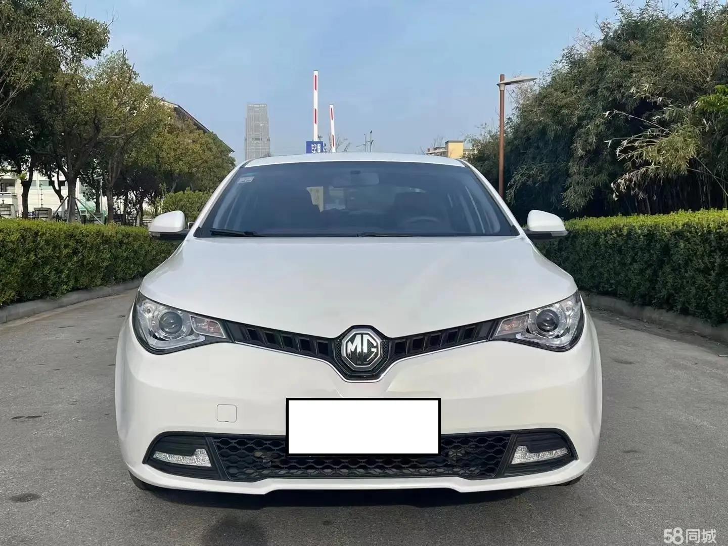 MG GT 2018 car image #2