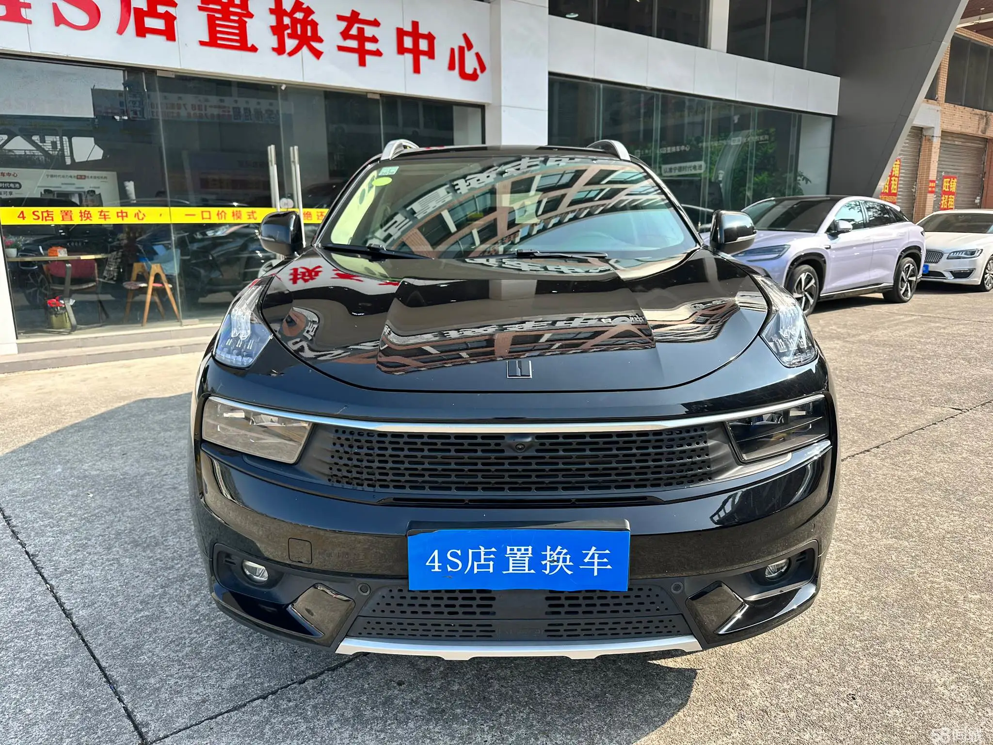 Lynk & Co 01 EM-P 2018 car image #2