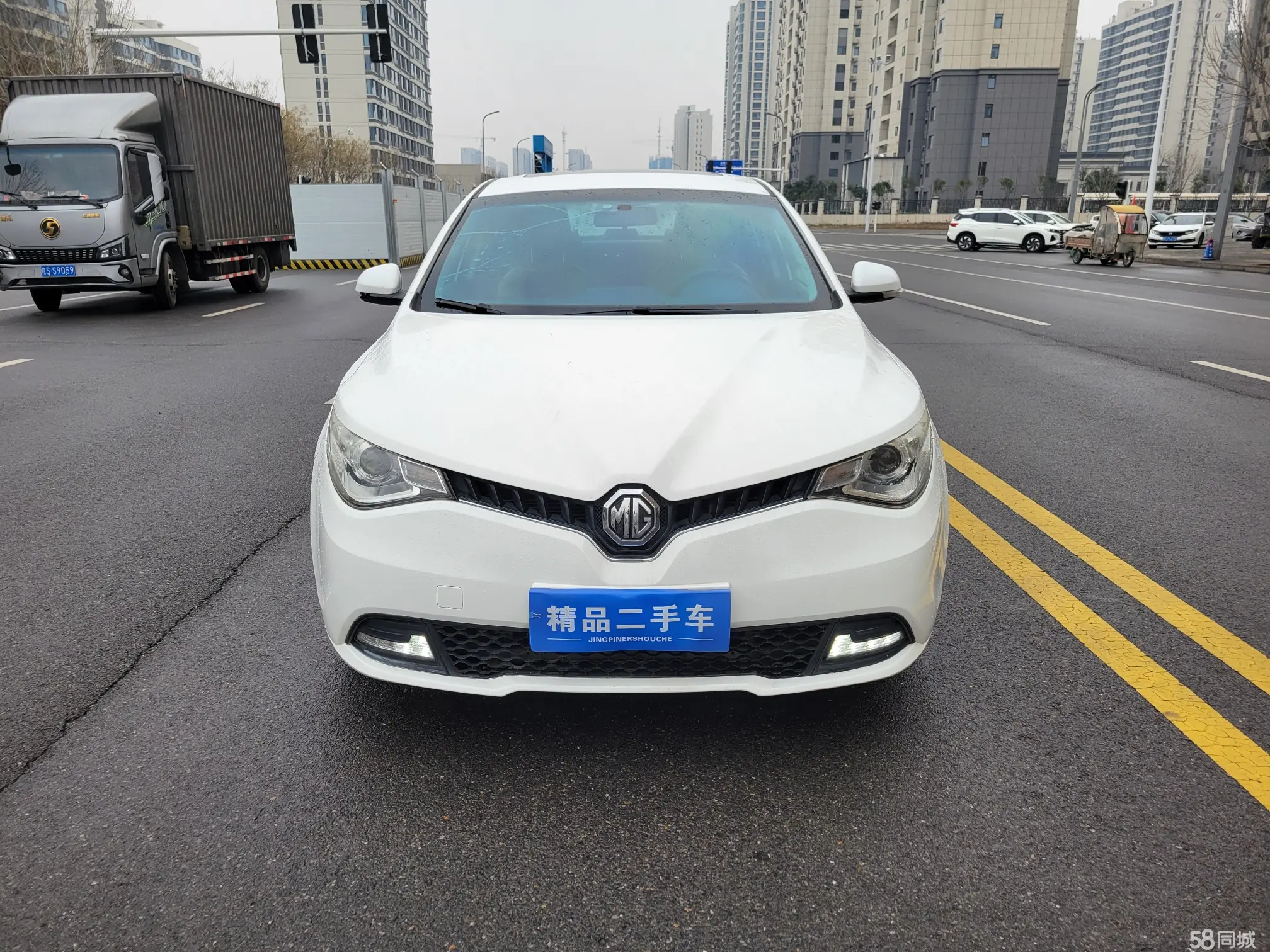 MG GT 2017 car image #2