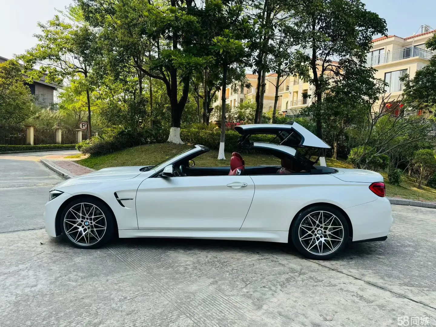 BMW M4 2018 imagem de carro #2