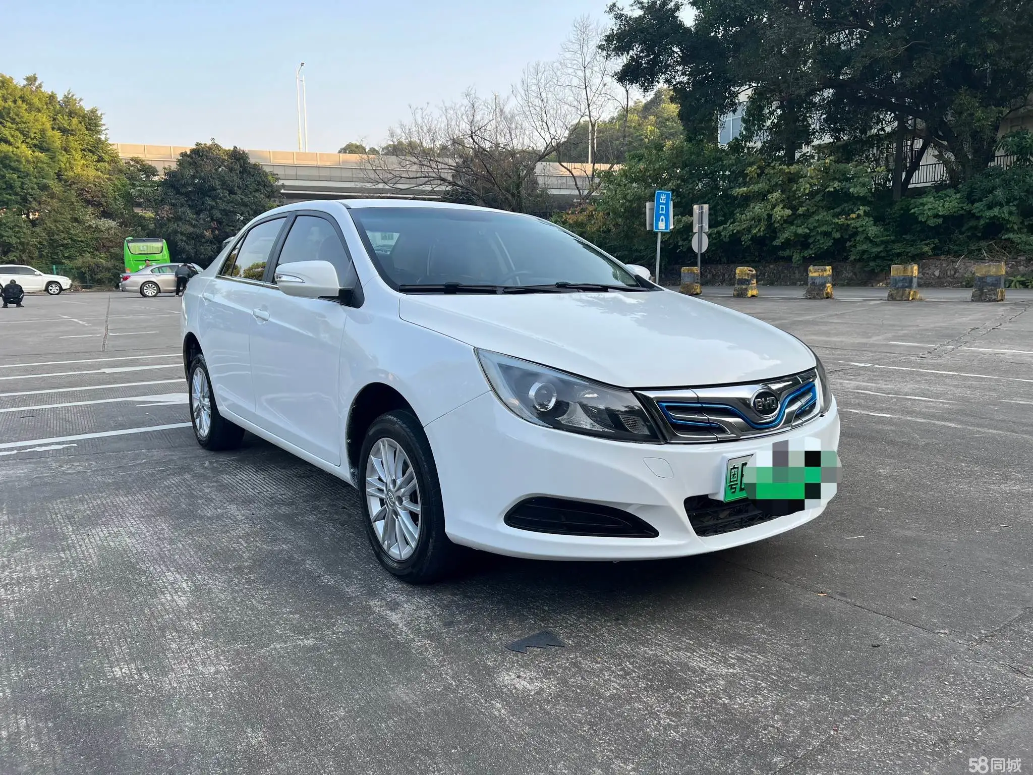 BYD e5 2018 car image #2