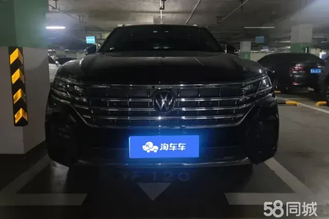 Volkswagen Touareg 2022 car image #2