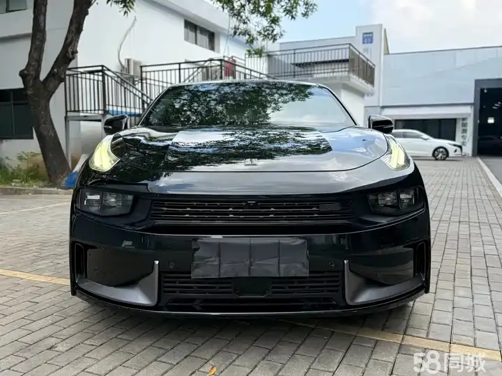 Lynk & Co 03 2019 #2 Lynk & Co 03 2019 car image #2