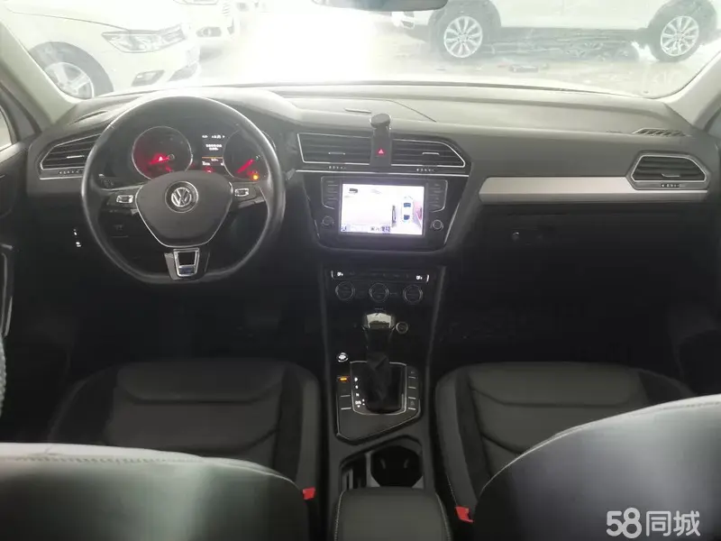 Volkswagen Tiguan L 2019 #2 Volkswagen Tiguan L 2019 car image #2