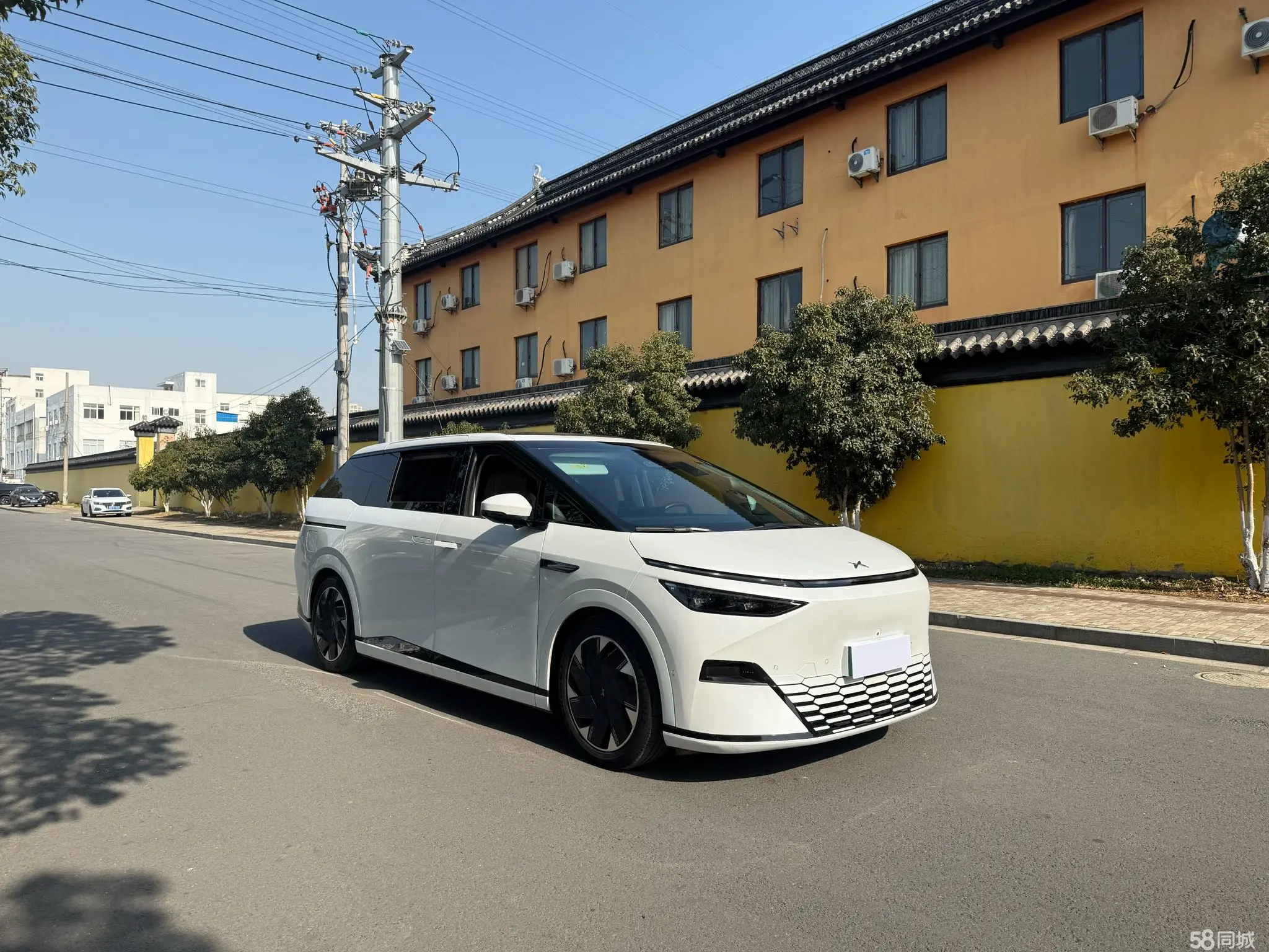 小鹏 小鹏X9 2024 汽车图片 #2